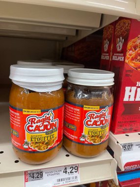 Grovetown, Ga USA - 09 10 22: Kavanozda Rajun kajun sosu