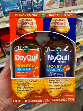 Grovetown, Ga USA - 10: 12 22: Market El Nyquil Günü ve Gündüz Varyetesi