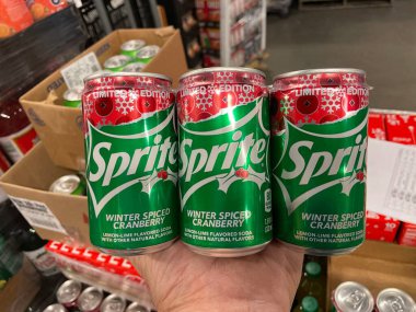 Grovetown, Ga USA - 12 02 22: Market bayramı Sprite 6 paket soda