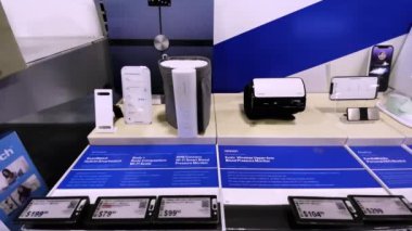 Augusta, Ga USA - 02: 25 25: Best Buy perakende satış mağazası iç medikal teknoloji ses ile sergileniyor