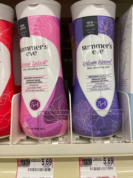 Grovetown, Ga USA - 09 11 11 22: Market Yaz arifesi çeşitliliği ve fiyatları