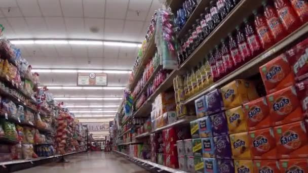 Thomson Usa Iga Retail Grocery Soda Chip Aisle — Vídeo de stock