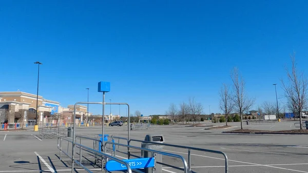 Grovetown Eua Walmart Supercenter Exterior Céu Azul Claro Carrinho Compras — Fotografia de Stock