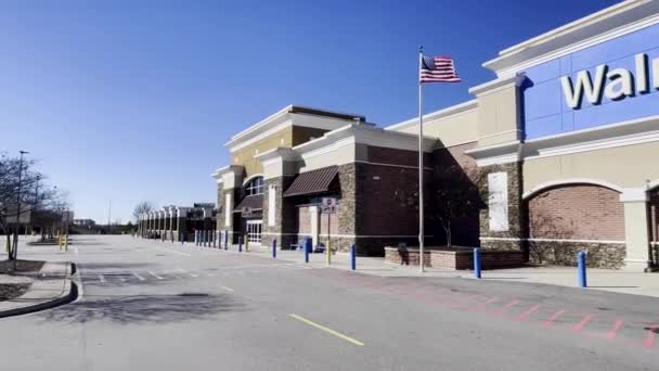 Grovetown Usa Walmart Supermarktvorderseite Außenpfanne Zum Flaggen Und Unterschreiben — Stockvideo