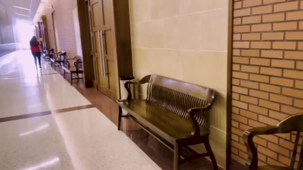Augusta Usa Richmond County Courthouse Interior People Light End Hallway — Video