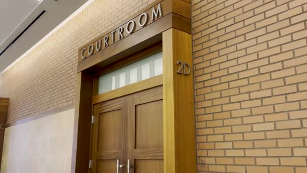 Augusta Usa Richmond County Courthouse Interior Courtroom Door Tilt Sound — Stock Video