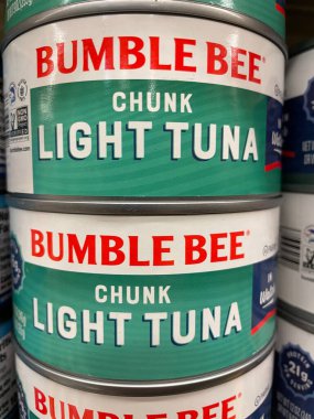 Grovetown, Ga USA - 10 25 22: Market Yaban arısı konserve ton balığı