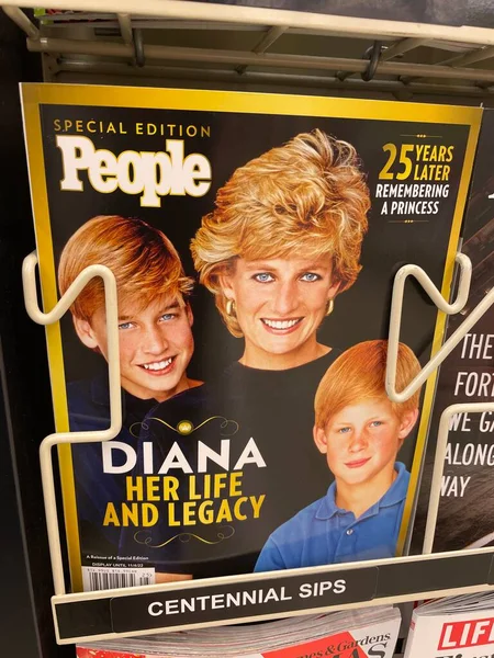 Grovetown Usa Lebensmittelgeschäft People Magazine Prinzessin Diana — Stockfoto