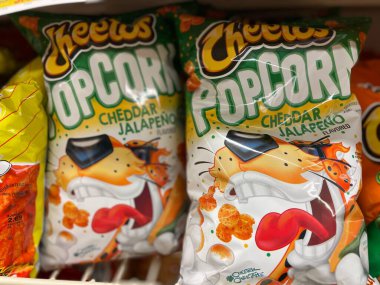 Grovetown, Ga USA - 03 10 10 23: Market Chester Cheetah patlamış mısır