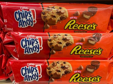 Grovetown, Ga USA - 03 10 10 23: Reeses ile Market Chips Ahoy kurabiyeleri
