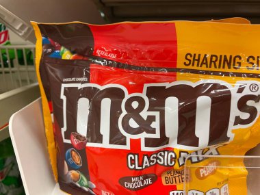 Grovetown, Ga USA - 03 10 10 23: Market şekerleri bölümü MM çantaları klasik karışım