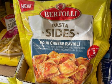 Grovetown, Ga USA - 03 10 10 23: Market Bertoli dört peynirli ravioli