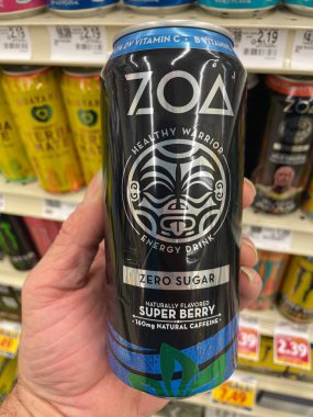 Grovetown, Ga USA - 03 10 23: Market ZOA enerji içeceği süper dut