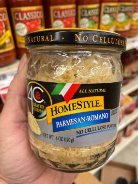Grovetown, Ga USA - 03 10 10 23: Market 4 C rendelenmiş parmesan peynirli ev tarzı