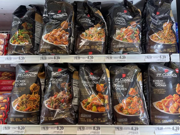 Grovetown, Ga USA - 03 10 10 23: Market P.F Chang dondurulmuş yemekler ve fiyatlar