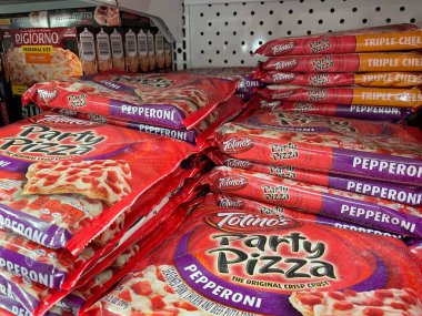 Grovetown, Ga USA - 11 10 22: Market Totinos parti pizza pepperonisi