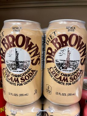 Grovetown, Ga USA - 11 10 22: Market Dr Browns kremalı soda 6 kutu