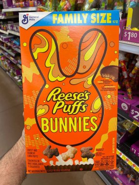 Martinez, Ga USA - 03: 12 Walmart İçişleri Reeses Paskalya Tavşanı Gevreği