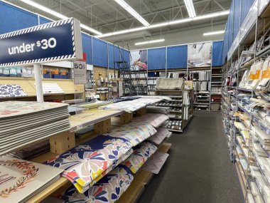 Augusta, Ga USA - 09: 20 22: Bed Bath and Beyond perakende masa örtüleri