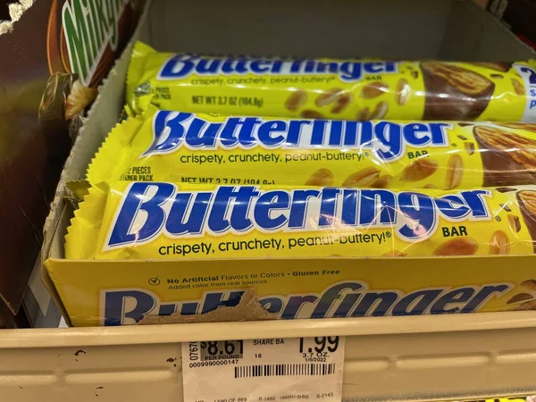 Grovetown Usa Продуктовый Магазин Butterfinger Candy Bars — стоковое фото