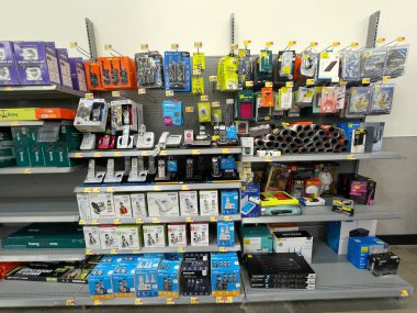 Augusta, Ga USA - 09 01: 22: Walmart mağazasının iç hatlı telefon bölümü