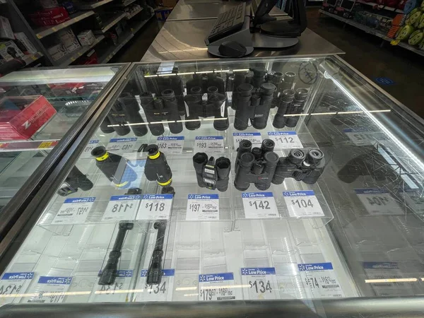 Augusta Usa Walmart Store Interior Binoculars Glass Display Case — Stock Photo, Image