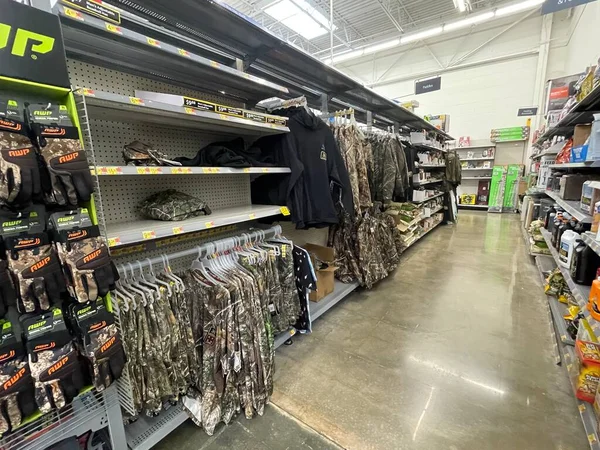 Augusta Usa Walmart Store Interior Hunting Gear — 图库照片