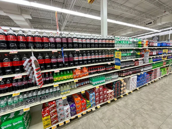 Grovetown Usa Grocery Store Soda Aisle Wide View Various Drinks — Stockfoto