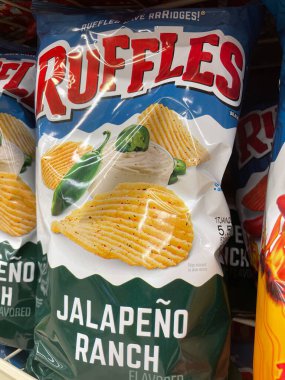 Grovetown, Ga USA - 11 10 22: Market Ruffles patates cipsi Jalapeno çeşnisi
