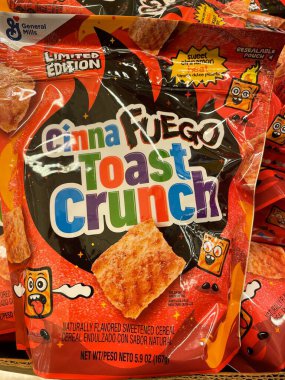 Grovetown, Ga USA - 11 10 22: Market Tarçınlı Kızarmış Tost Sıcak Cips