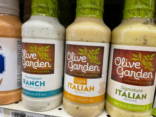 Grovetown Usa Tienda Comestibles Olive Garden Aderezo Para Ensaladas —  Fotos de Stock