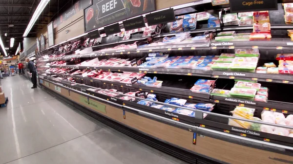 Martinez Usa Walmart Tienda Comestibles Interior Estantes Sección Carne Vacaciones — Foto de Stock