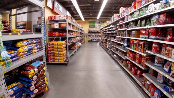Martinez Usa Walmart Negozio Alimentari Interno Cibo Animali Domestici Scaffali — Foto Stock
