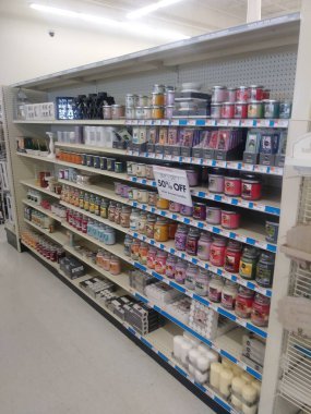 Stone Mountain, Ga USA - Şubat 2018: Büyük Alanlar 2018 Perakende indirimli mağaza içi kokulu mumlar