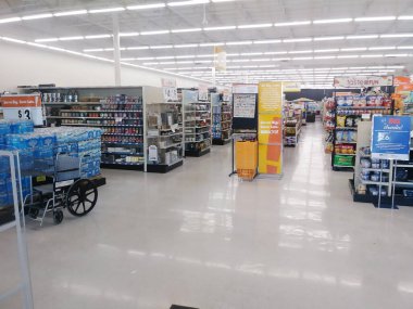 Stone Mountain, Ga USA - 05 01 2018: Big Lots 2018 perakende indirimli mağaza iç görünümü