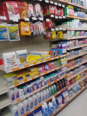 Stone Mountain, Ga USA - 05 01 2018: Big Lots 2018 perakende indirimli mağaza iç spor kremleri
