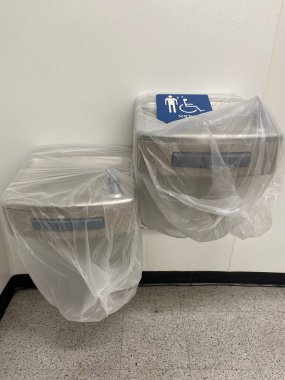 Stone Mountain, Ga USA - 04: 20 Big Lots perakende indirim mağazası iç kaplama 2020 su çeşmeleri