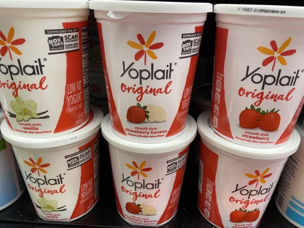 Grovetown Usa Lebensmittelgeschäft Yoplait Joghurt Mit Blick Nach Unten — Stockfoto