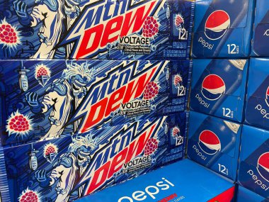 Grovetown, Ga USA - 04 04 04 23: Food Lion market MTN Dew Voltage 12 paket