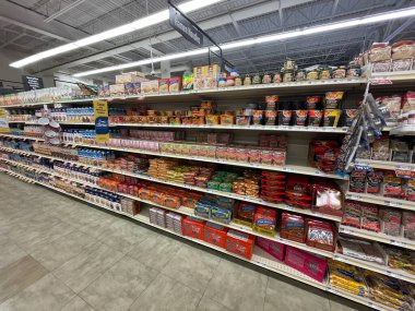 Grovetown, Ga USA - 03: 20 23: Food Lion Market 'in iç çorba bölümü ve fiyatları