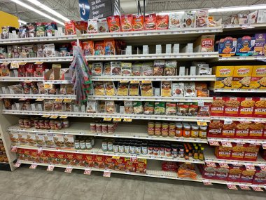 Grovetown, Ga USA - 120 21: Food Lion Market İçi 2021