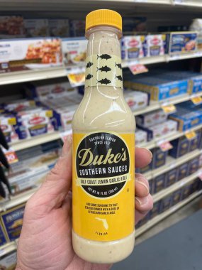 Grovetown, Ga USA - 04: 23: Food Lion market New Dukes Lemoin sarımsak sosu