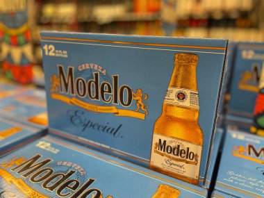 Grovetown, Ga USA - 04: 23 23: Food Lion market Modelo bira Viva Cinco sergisi