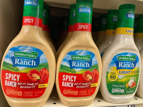 stock image Grovetown, Ga USA - 04 23 23: Food Lion grocery store Hidden Valley Ranch dressing Spicy