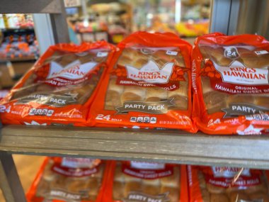 Grovetown, Ga USA - 119 22: Food Lion Market Tatil Kralları Hawaii Roll 'ları
