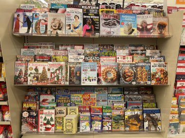 Grovetown, Ga USA - 119 22: Food Lion market bayram dergileri ve kitapları