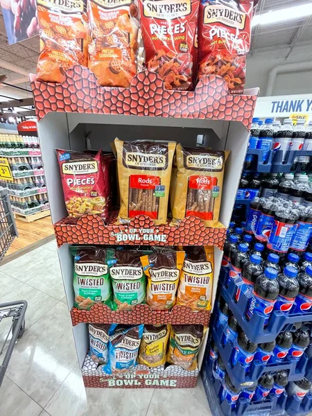 Grovetown Usa Food Lion Grocery Store Snyders Pretzel Rods — 스톡 사진