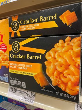Grovetown, Ga USA - 11 02 22: Market Cracker Barrel peynirli makarna