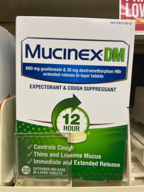 Grovetown, Ga USA - 11 10 22: Gıda Aslanı Marketi Mucinex 12 saatlik ilaç