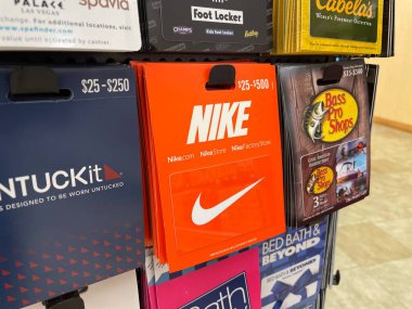 Grovetown, Ga USA - 11 10 22: Market hediye kartları Nike
